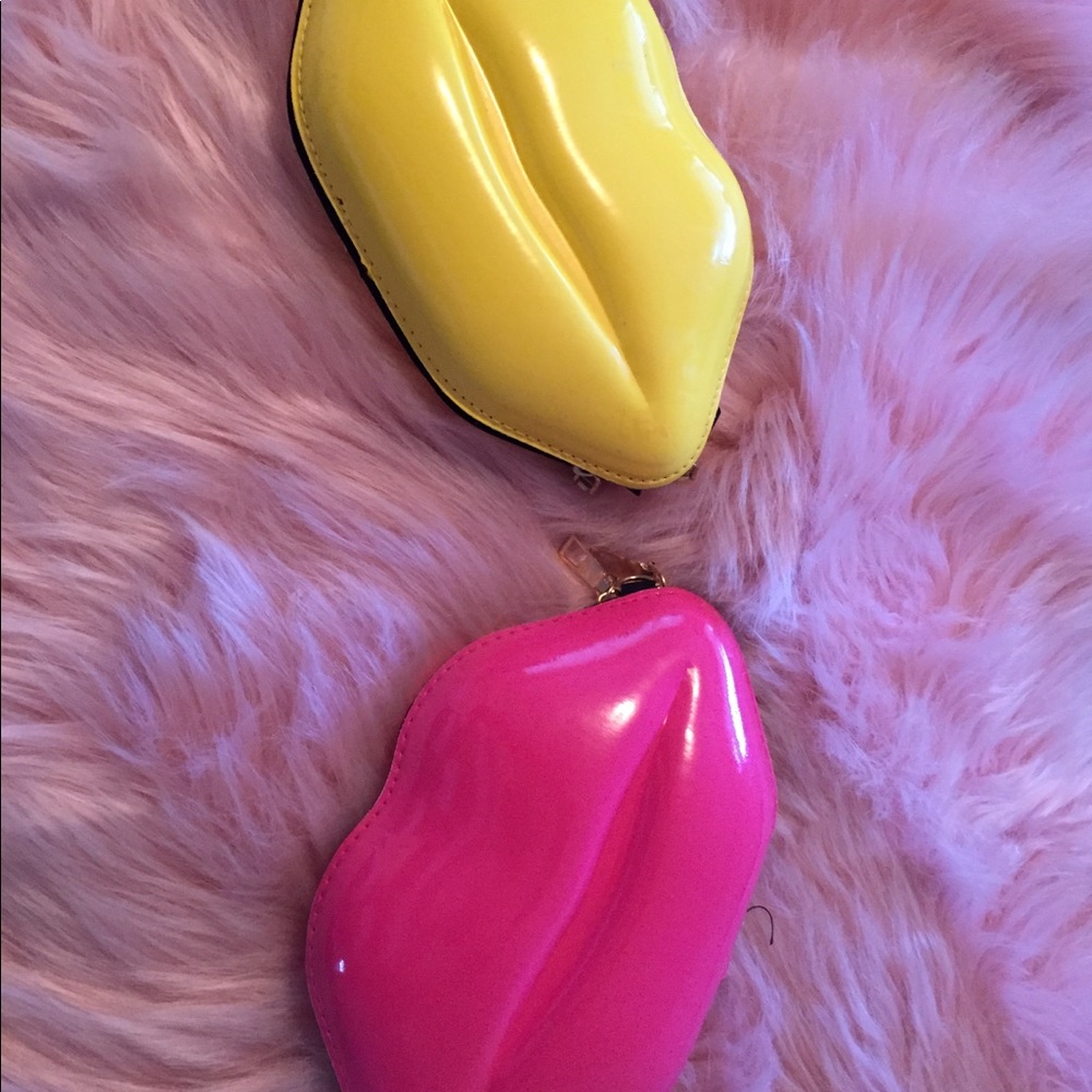 Lip Crossbody Bag